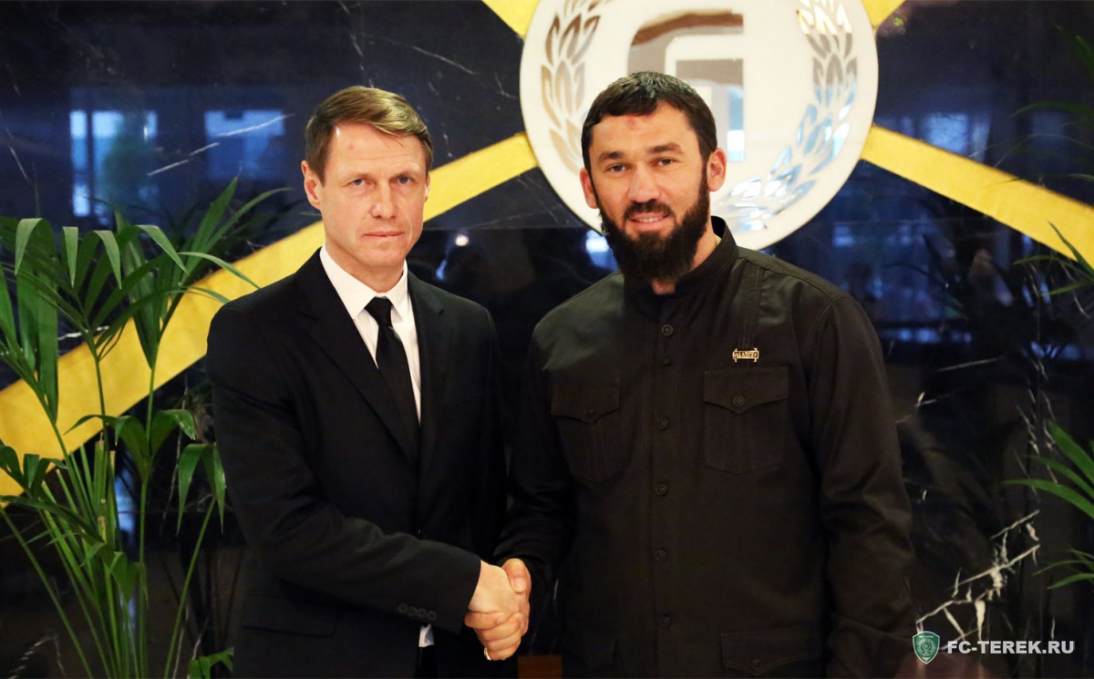 Олег Кононов - главный тренер "Терека"