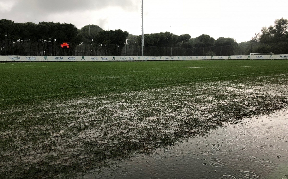 Матч «Ахмат» - «Гонвед» не состоится из-за погодных условий. 