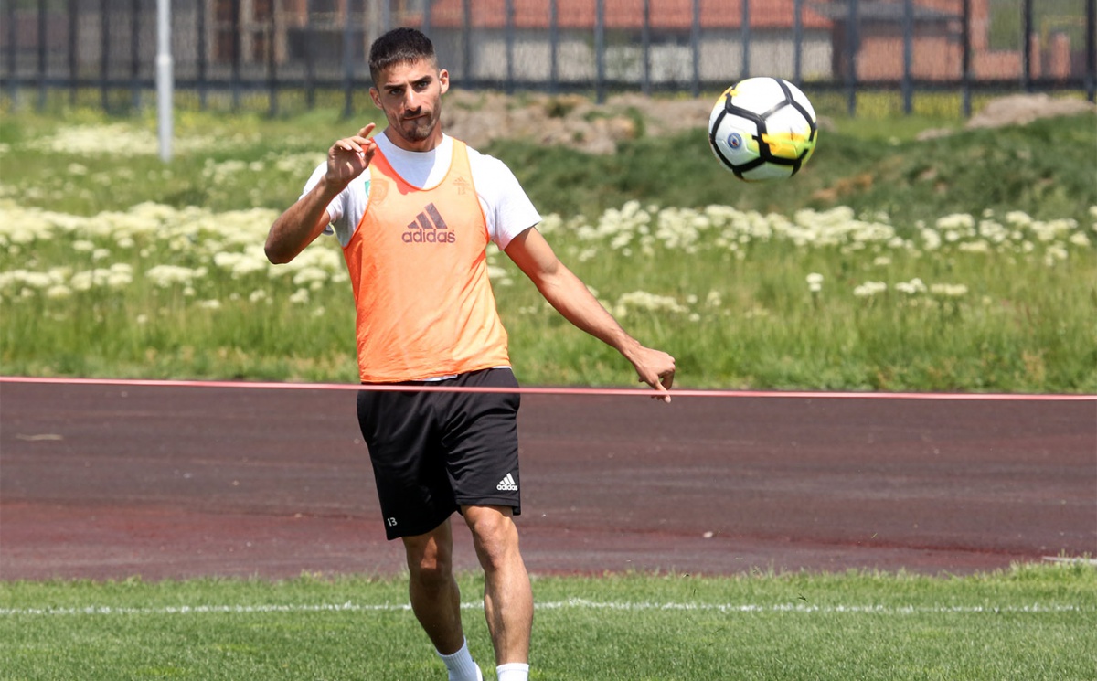 "Ахмат" провел заключительную тренировку в Грозном перед игрой с "Анжи".