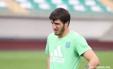 Апти Ахъядов: Без футбола выпадаешь из привычного ритма жизни.