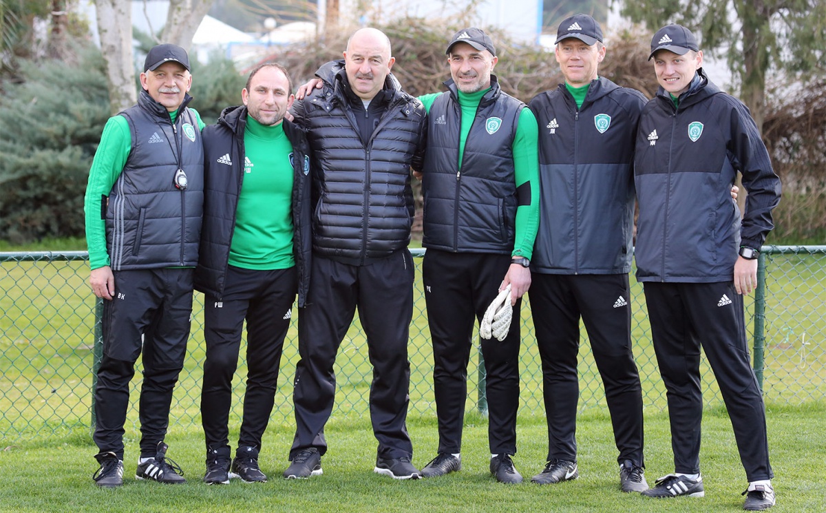 Станислав Черчесов посетил тренировку ФК "Ахмат"