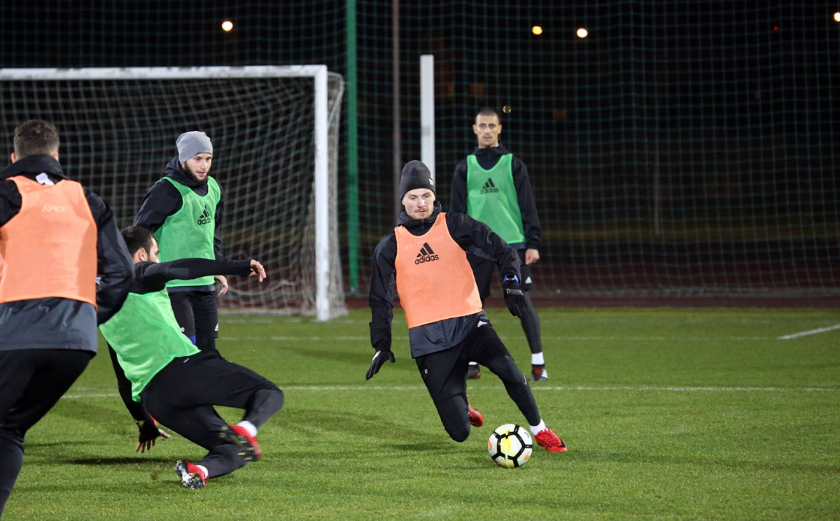 ФК "Ахмат" начал подготовку к матчу с "Зенитом"