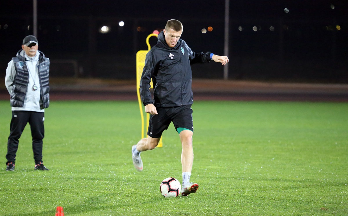 Фоторепортаж с тренировки ФК "Ахмат"