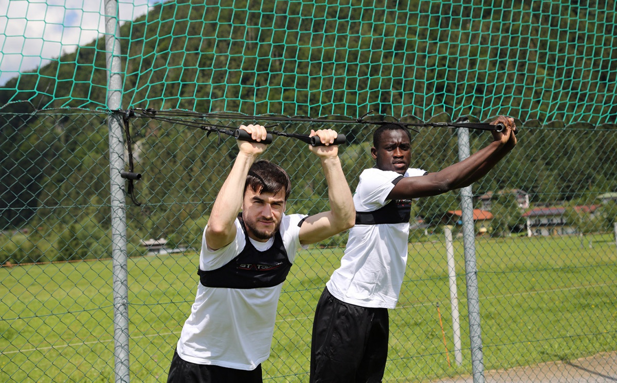 В пятницу "Ахмат" провел две тренировки в Австрии