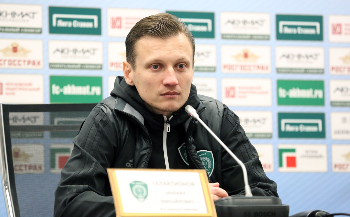 «Я был готов к этому стрессу». Кто он, самый молодой главный тренер РФПЛ