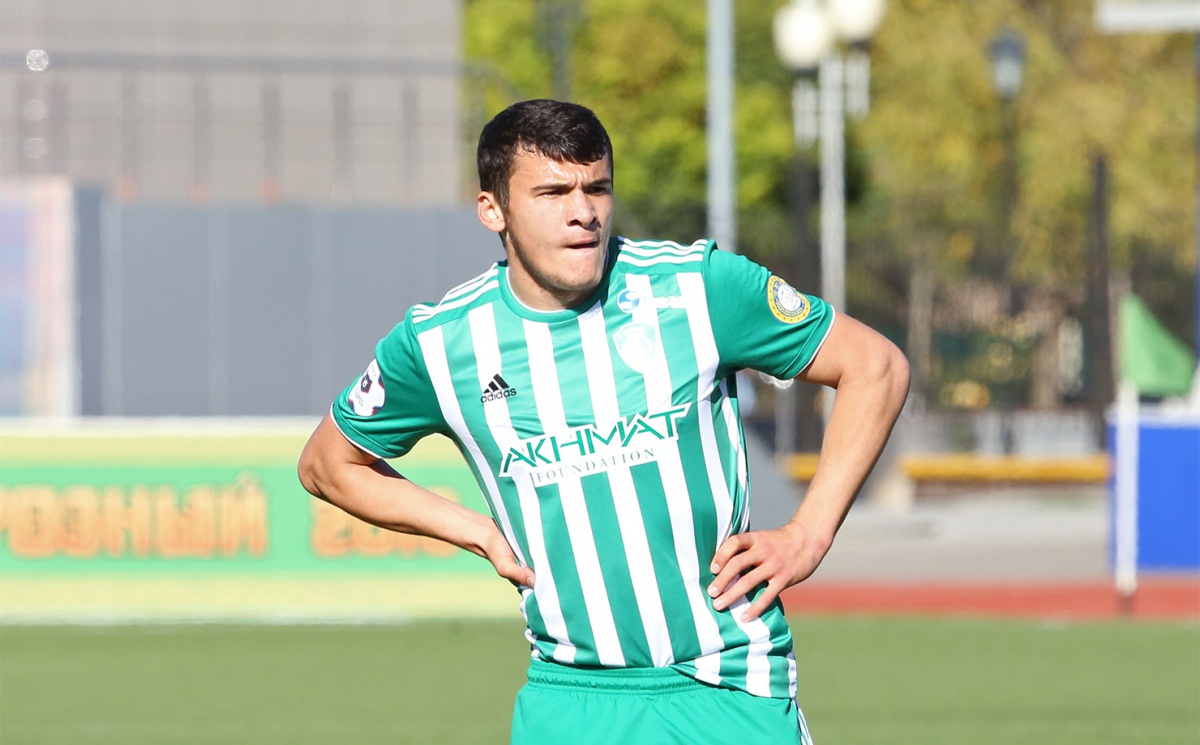 Полузащитник молодежного состава Чингиз Магомадов продолжит карьеру в «Урале»