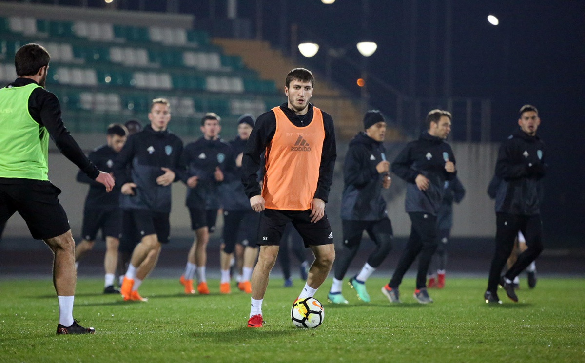 Грозненцы провели вечернюю тренировку