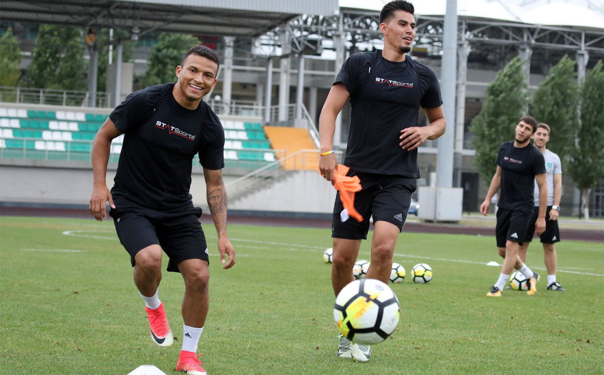 Грозненцы начали подготовку к матчу с "Локомотивом"