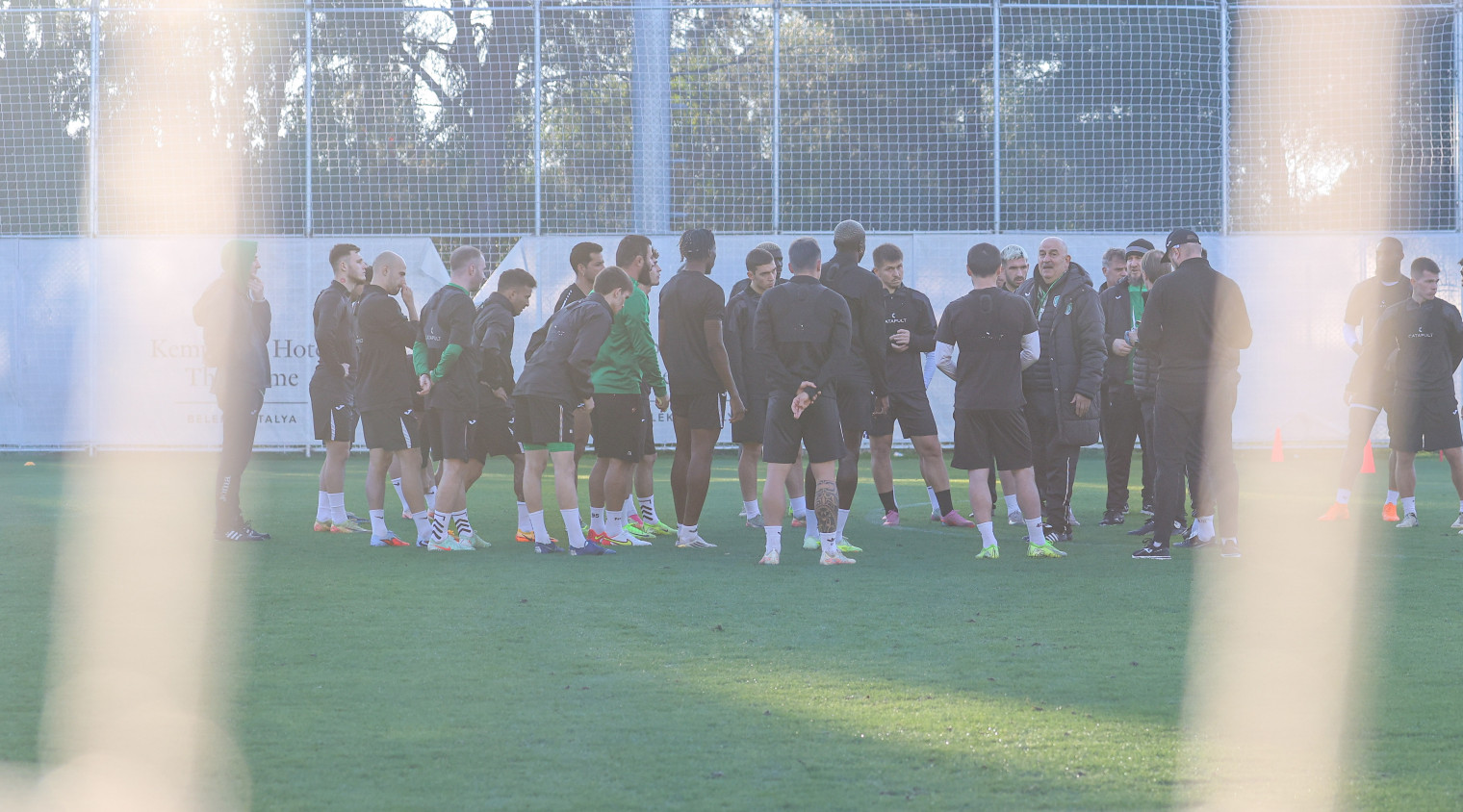 Фото: первая неделя сборов позади