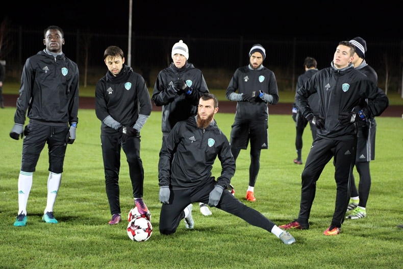 Адилсон Варкен тренируется в общей группе