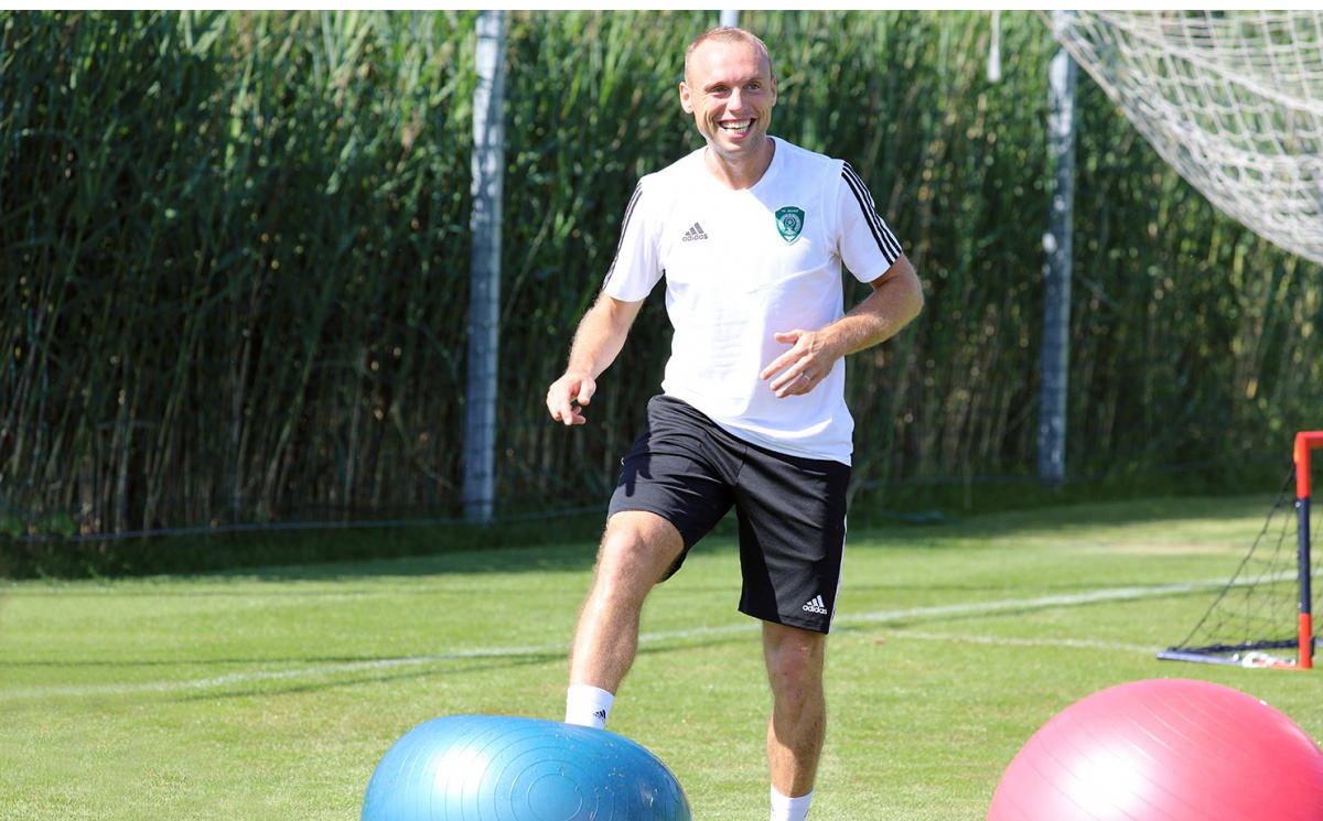 Денис Глушаков провел первую тренировку в составе ФК "Ахмат"