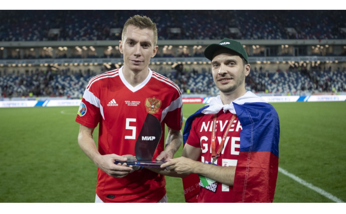 Андрей Семенов сыграл за сборную России, его выбрали лучшим игроком матча с Казахстаном