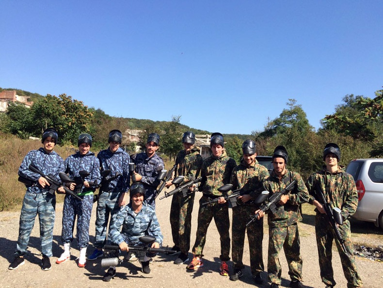 Футболисты "Терека" сыграли в пейнтбол